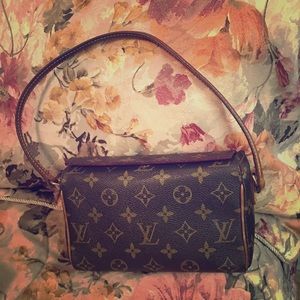 Louis Vuitton Recital Purse $275